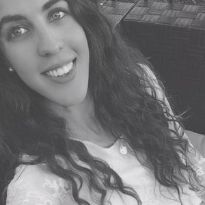 Meet your Posher, Ana